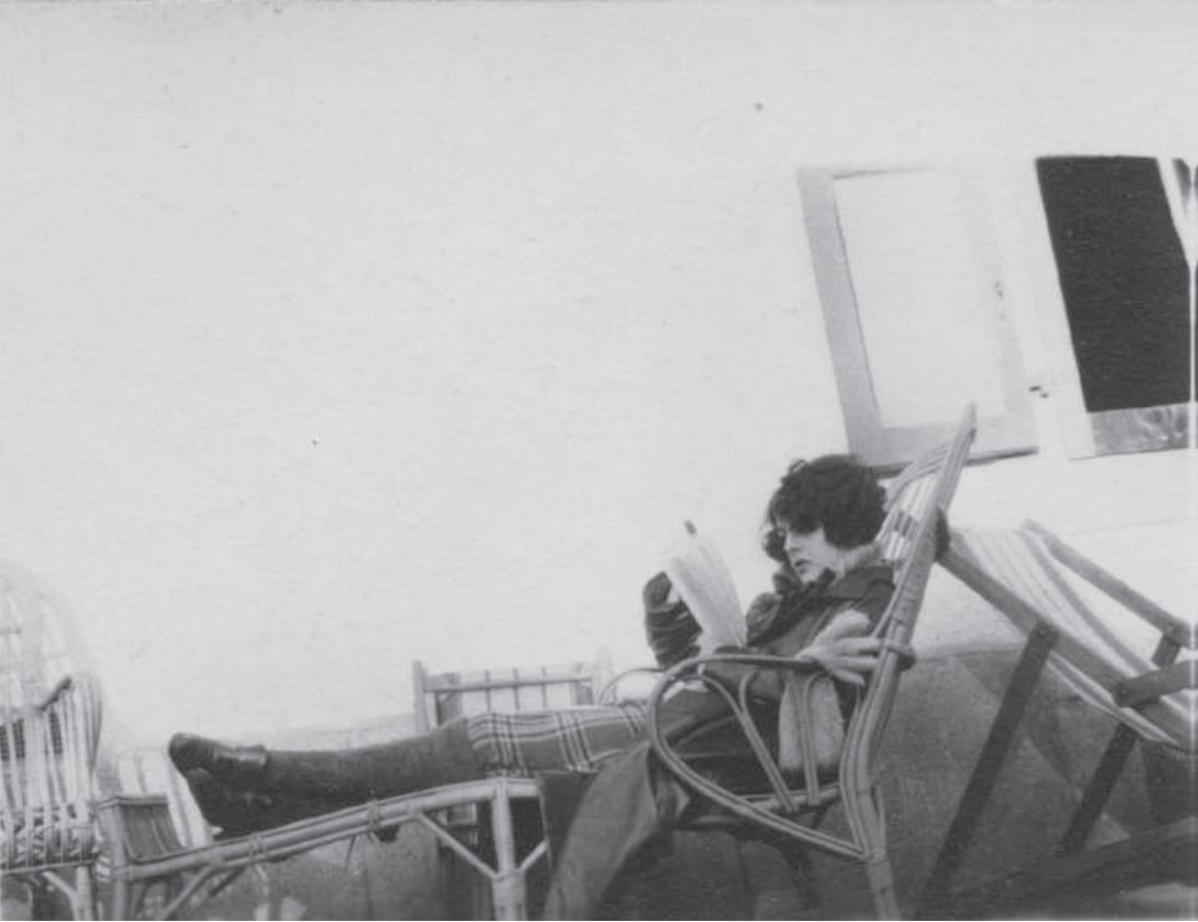 Simone Kahn à Chamonix, février 1925. Photographie © Collection particulière